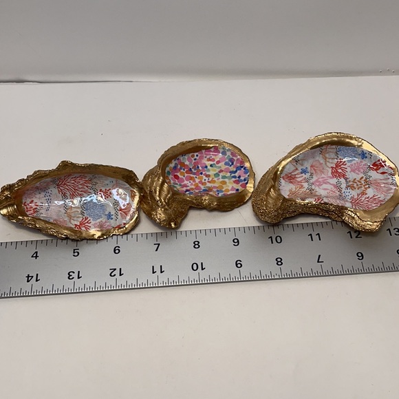 Handcrafted oyster shell trinket dishes - price for set of all 3. - Picture 7 of 7